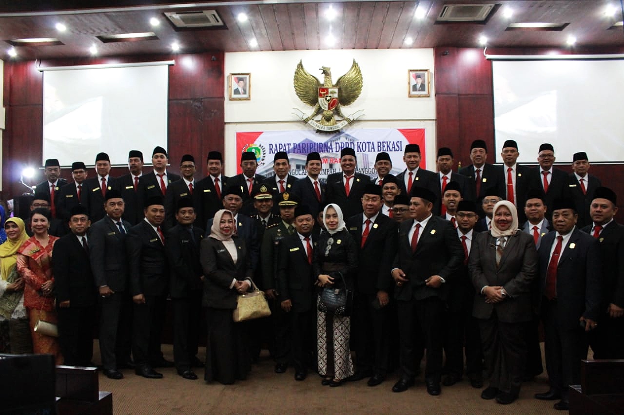 Seperempat Anggota DPRD Kota Bekasi Gadaikan SK