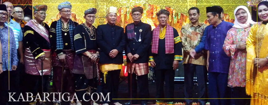 Terima Gelar Dari IMBS dan LKAM, Wali Kota Bekasi : Pemerintah Harus Bisa Berdiri Diatas Semua Suku dan Golongan Anak Bangsa