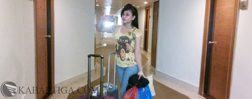 Pedangdut Ayu Lestari Boyong Keluarga Berlibur Ke Bali