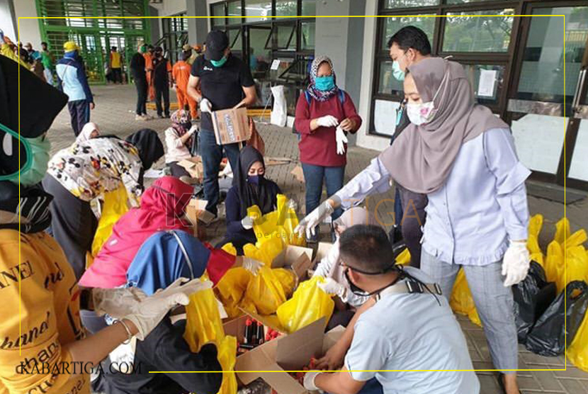 Tahap I Pembagian Sembako di Kota Bekasi Dikeluhkan Warga