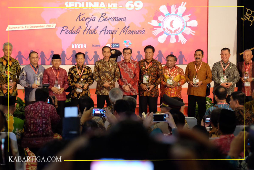Presiden Jokowi Berikan Penghargaan Kota Peduli HAM ke Wali Kota Bekasi