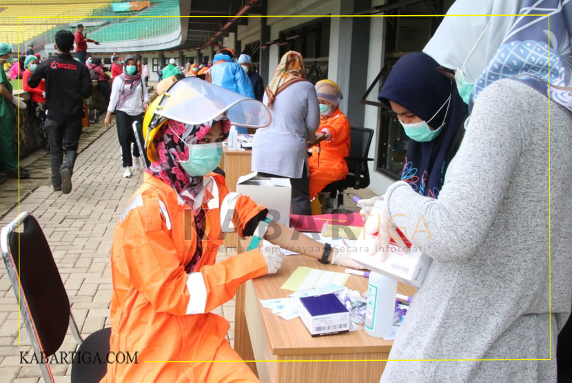 Sebelum Terjun Ke Warga, 365 Tenaga Medis Ikuti Rapid Tes COVID-19
