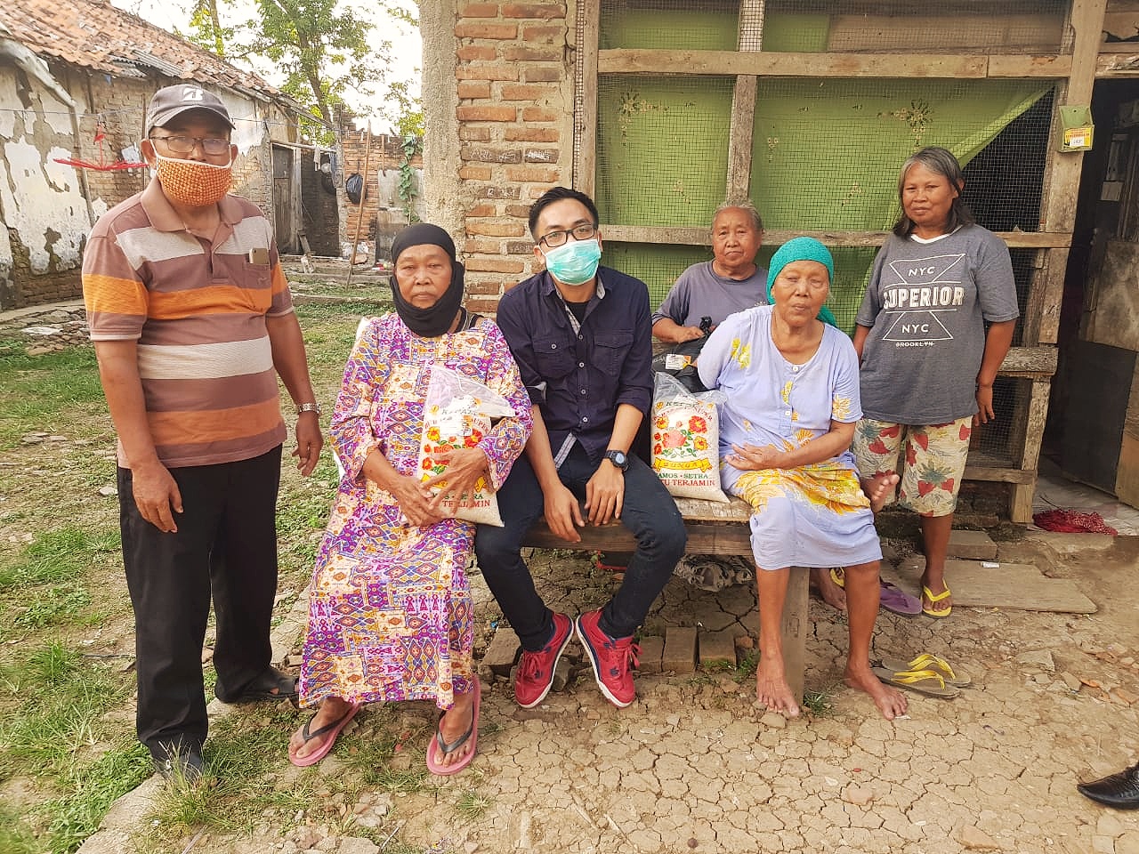 Syahrir Peduli, Sambangi Nenek Renta di Kedung Waringin Yang Luput Dari Bansos Pemerintah 